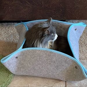 Portable cat bed. Snaps together